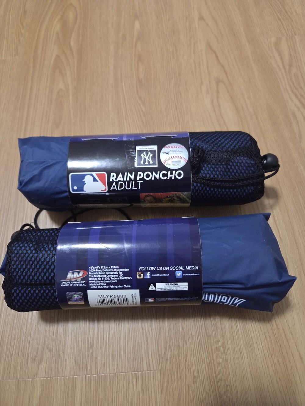 2 New in package MLB New York Yankees NY Baseball Adult Rain Poncho in pouch